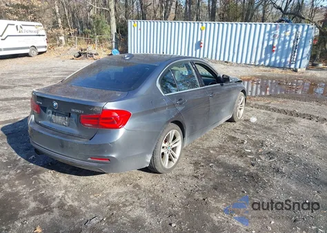 2018 BMW 330I xDrive z USA, uszkodzony, nr VIN WBA8D9C54JEM32983